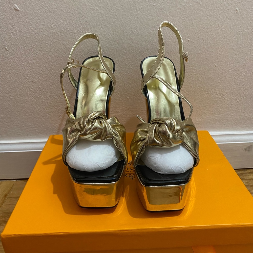 UP2STEP Gold Platform Sandals/Heel